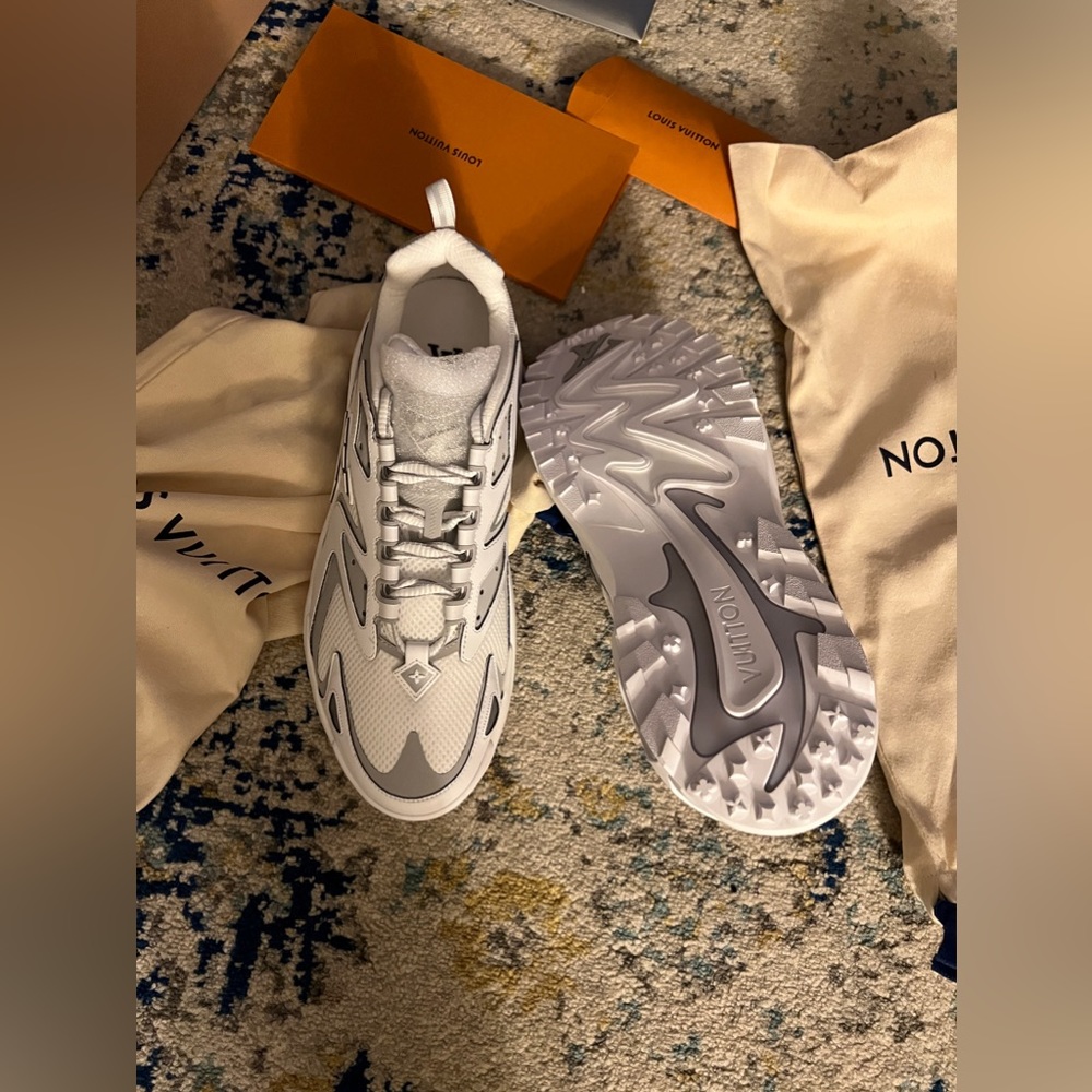 LV RUNNER TATIC SNEAKER